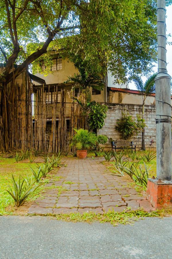 Yong'S Place At Isabelle De Valenzuela Manila Zewnętrze zdjęcie