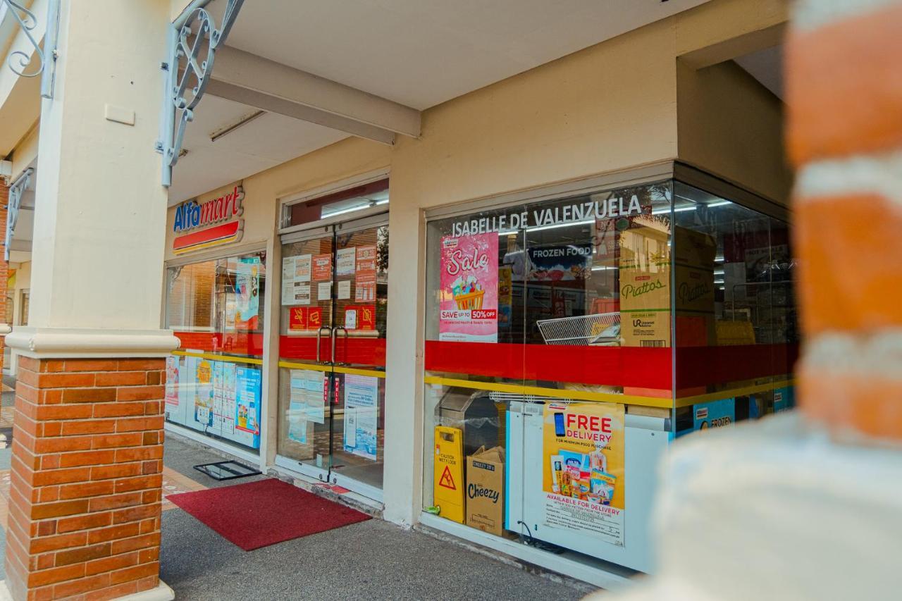 Yong'S Place At Isabelle De Valenzuela Manila Zewnętrze zdjęcie